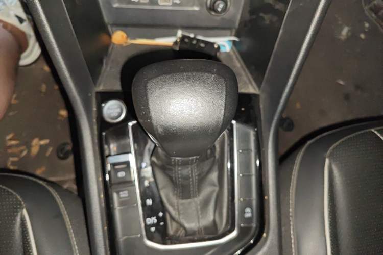 Used Volkswagen Tiguan L 2023 330TSI Automatic Two-Wheel Drive Smart Edition Gear Lever