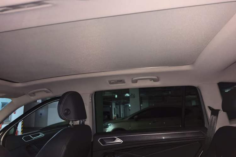 Used Volkswagen Tiguan L 2023 330TSI Automatic Two-Wheel Drive R-Line Enjoyment Edition Headliner