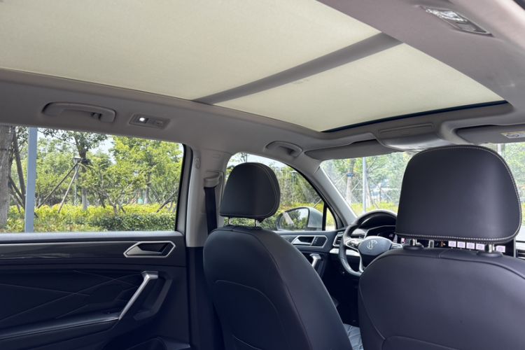 Used Volkswagen Tiguan L 2023 330TSI Automatic Two-Wheel Drive R-Line Enjoyment Edition Headliner