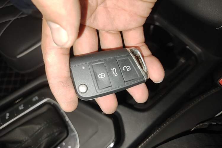 Used Volkswagen Tiguan L 2023 330TSI Automatic Two-Wheel Drive R-Line Enjoyment Edition Interior 1