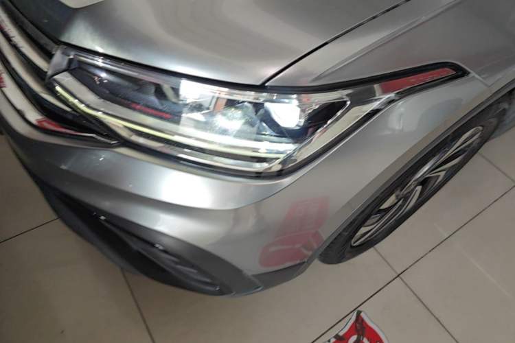 Used Volkswagen Tiguan L 2023 330TSI Automatic Two-Wheel Drive Comfort Edition Left Front Headlight