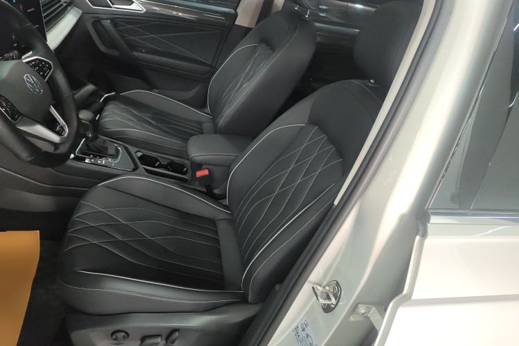 Used Volkswagen Tiguan L 2023 330TSI Automatic Two-Wheel Drive R-Line Enjoyment Edition Left Front Seat
