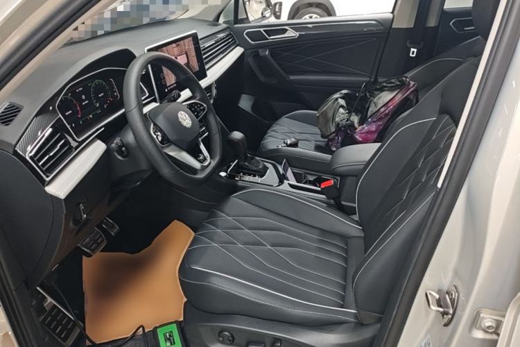 Used Volkswagen Tiguan L 2023 330TSI Automatic Two-Wheel Drive R-Line Enjoyment Edition Left Front Seat