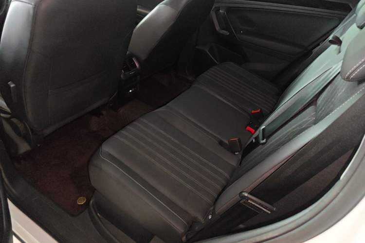 Used Volkswagen Tiguan L 2023 330TSI Automatic Two-Wheel Drive Comfort Edition Left Rear Seat
