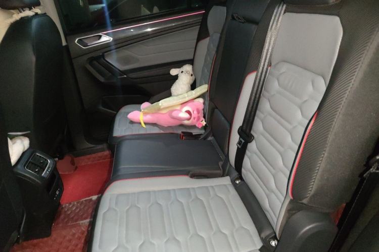 Used Volkswagen Tiguan L 2023 380TSI Automatic All-Wheel Drive R-Line Flagship 7-Seater Left Rear Seat