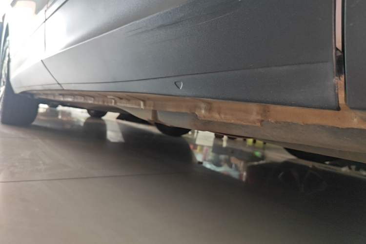Used Volkswagen Tiguan L 2023 330TSI Automatic Two-Wheel Drive Comfort Edition Left Side Sill