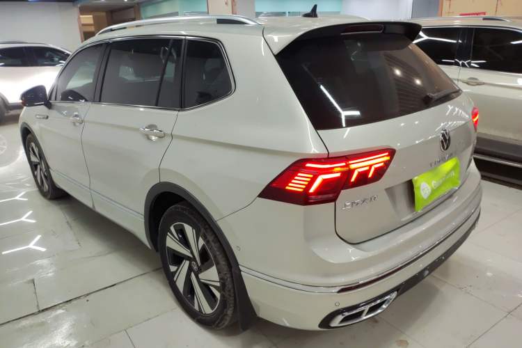 Used Volkswagen Tiguan L 2023 Restyled 330TSI Automatic Two-Wheel Drive R-Line Enhanced Comfort Version Rear Left 45 Deg