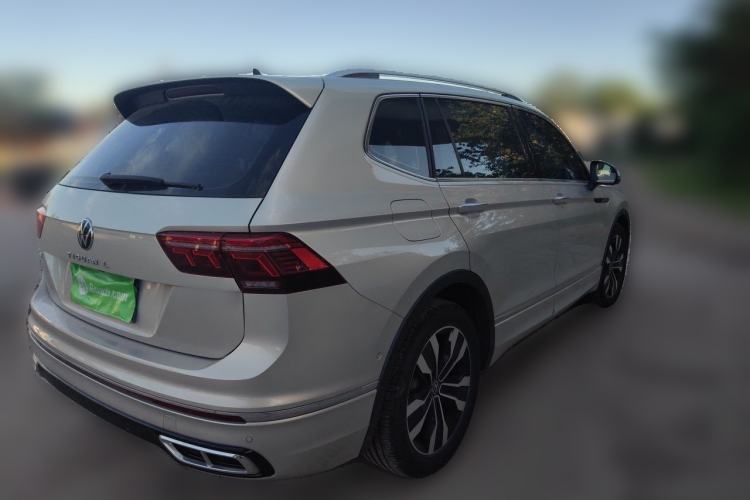 Used Volkswagen Tiguan L 2023 330TSI Automatic Two-Wheel Drive R-Line Flagship Edition Rear Right 45 Deg
