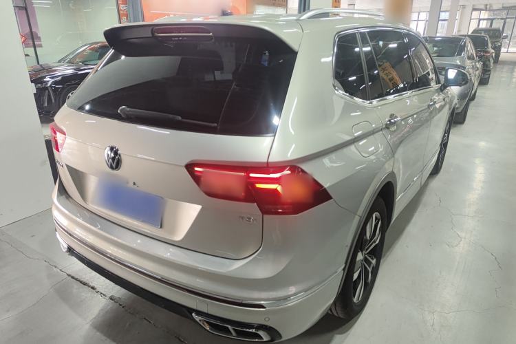 Used Volkswagen Tiguan L 2023 330TSI Automatic Two-Wheel Drive R-Line Enjoyment Edition Rear Right 45 Deg