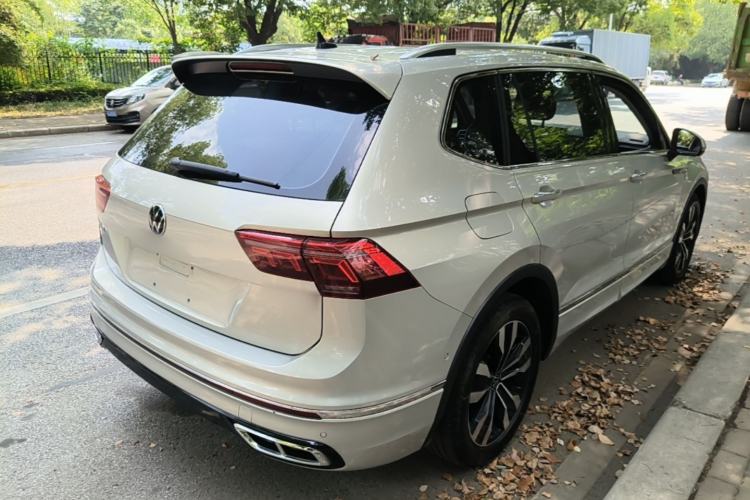 Used Volkswagen Tiguan L 2023 330TSI Automatic Two-Wheel Drive R-Line Enjoyment Edition Rear Right 45 Deg