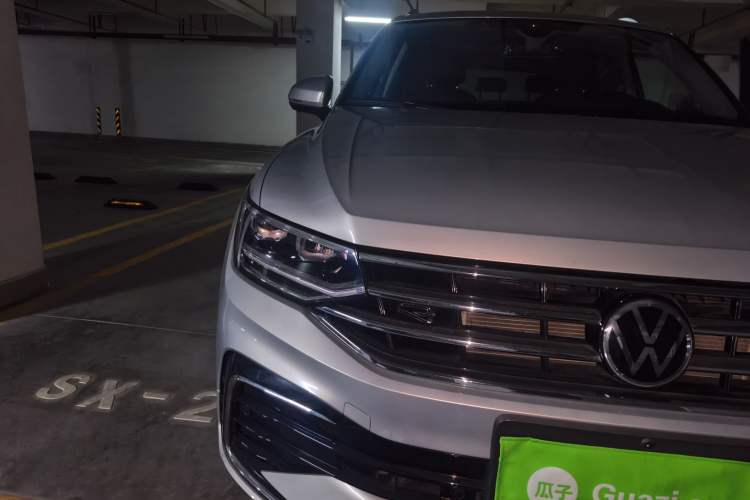 Used Volkswagen Tiguan L 2023 330TSI Automatic Two-Wheel Drive R-Line Enjoyment Edition Right Front Headlight