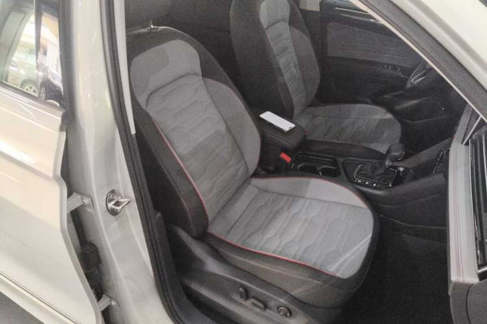 Used Volkswagen Tiguan L 2023 330TSI Automatic Two-Wheel Drive R-Line Flagship Edition Right Front Seat