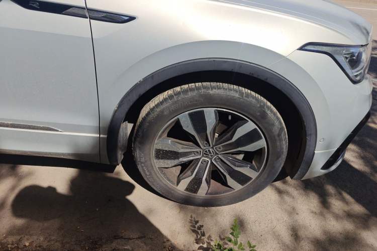 Used Volkswagen Tiguan L 2023 330TSI Automatic Two-Wheel Drive R-Line Enjoyment Edition Right Front Wheel Hub