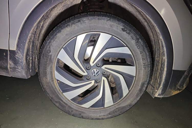 Used Volkswagen Tiguan L 2023 330TSI Automatic Two-Wheel Drive Smart Edition Right Front Wheel Hub