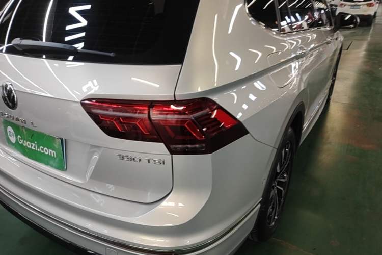 Used Volkswagen Tiguan L 2023 330TSI Automatic Two-Wheel Drive R-Line Enjoyment Edition Right Rear Taillight