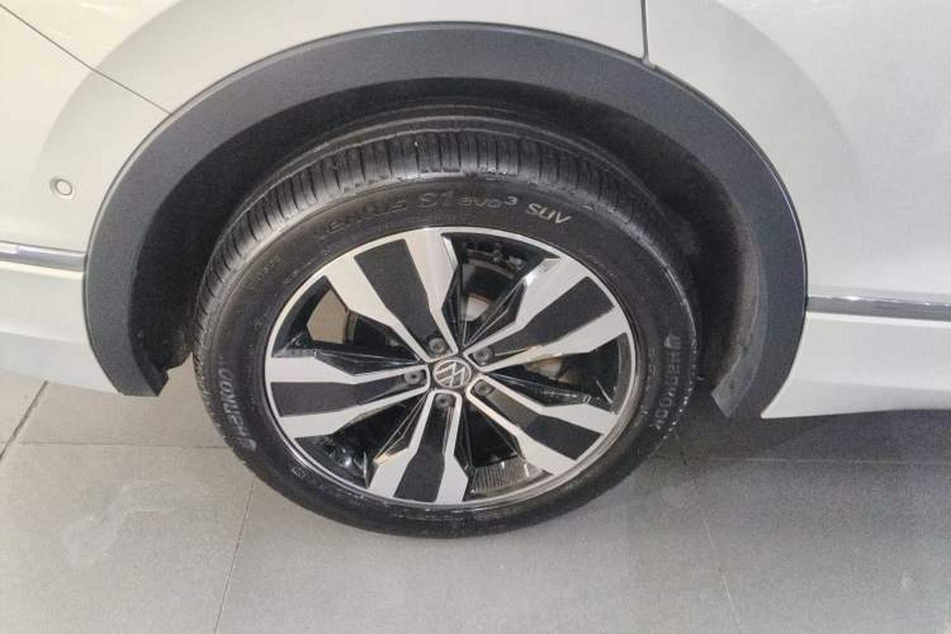Used Volkswagen Tiguan L 2023 330TSI Automatic Two-Wheel Drive R-Line Flagship Edition Right Rear Wheel Hub