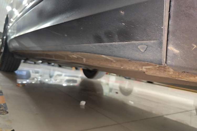 Used Volkswagen Tiguan L 2023 330TSI Automatic Two-Wheel Drive Comfort Edition Right Side Sill