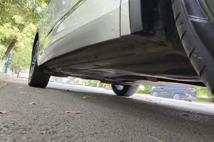 Used Volkswagen Tiguan L 2023 330TSI Automatic Two-Wheel Drive R-Line Enjoyment Edition Right Side Sill