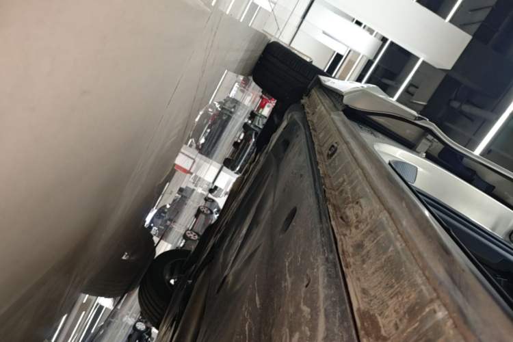 Used Volkswagen Tiguan L 2023 330TSI Automatic Two-Wheel Drive R-Line Enjoyment Edition Right Side Sill