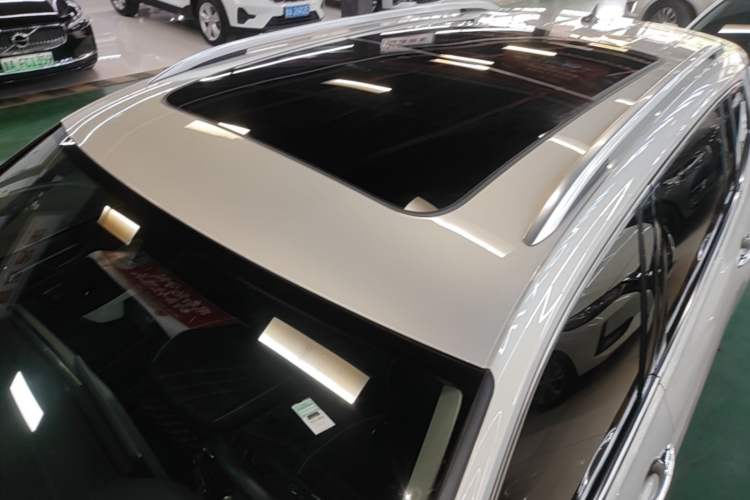 Used Volkswagen Tiguan L 2023 330TSI Automatic Two-Wheel Drive R-Line Enjoyment Edition Roof