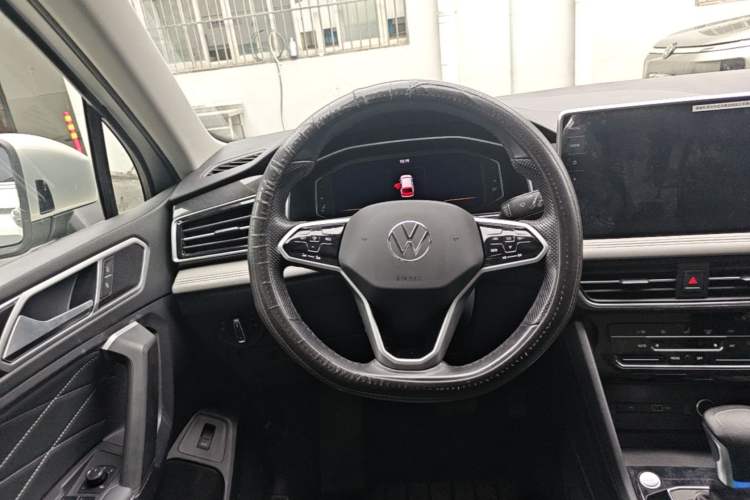 Used Volkswagen Tiguan L 2023 Revised Version 330TSI Automatic Two-Wheel Drive Smart Enjoyment Edition Steering Wheel
