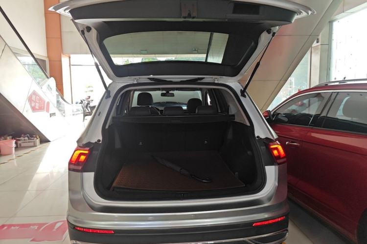 Used Volkswagen Tiguan L 2023 330TSI Automatic Two-Wheel Drive Comfort Edition Trunk