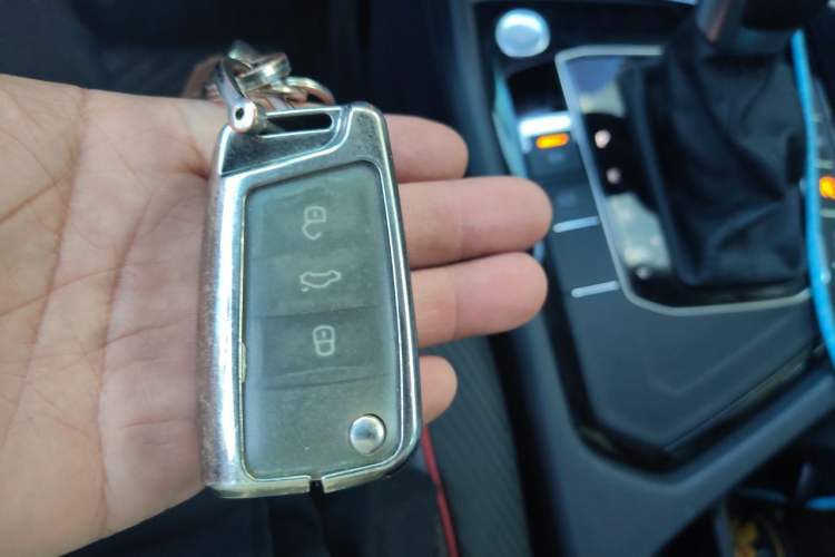 Used Volkswagen Tiguan L 2023 330TSI Automatic Two-Wheel Drive R-Line Flagship Edition Vehicle Key