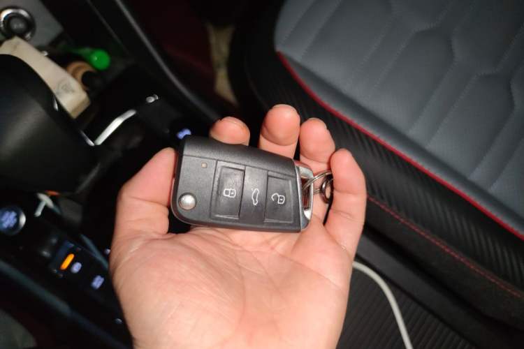 Used Volkswagen Tiguan L 2023 380TSI Automatic All-Wheel Drive R-Line Flagship 7-Seater Vehicle Key