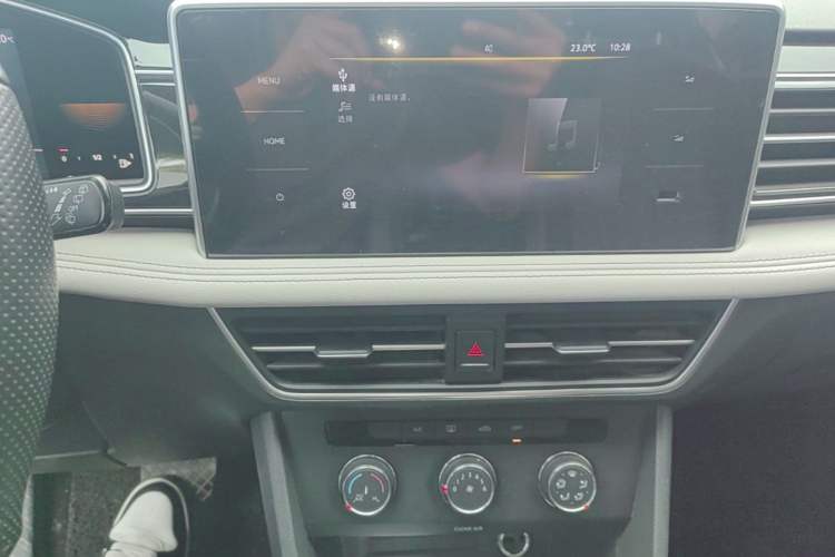 Used Volkswagen Tiguan L 2023 330TSI Automatic Two-Wheel Drive Comfort Edition Audio And AC Panel