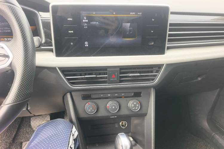 Used Volkswagen Tiguan L 2023 330TSI Automatic Two-Wheel Drive Comfort Edition Audio And AC Panel