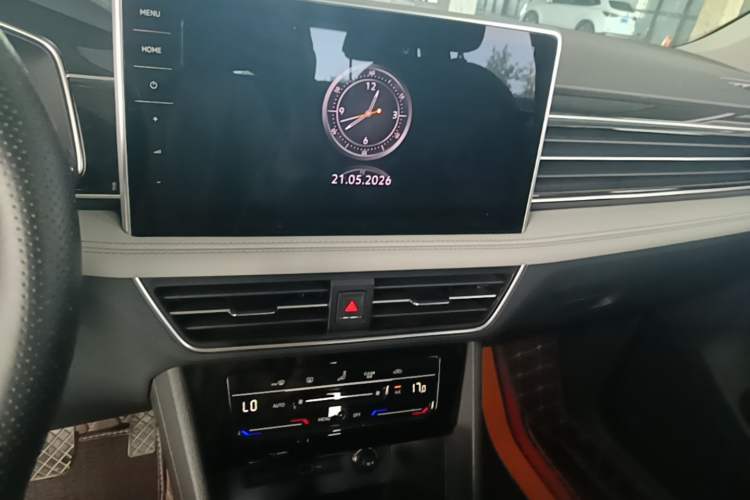 Used Volkswagen Tiguan L 2023 Revised Version 330TSI Automatic Two-Wheel Drive Smart Enjoyment Edition Audio And AC Panel