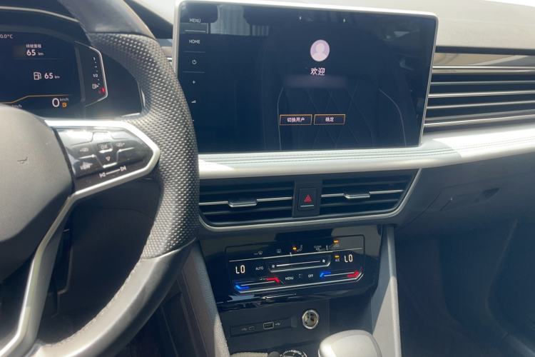 Used Volkswagen Tiguan L 2023 330TSI Automatic Two-Wheel Drive Smart Edition Audio And AC Panel