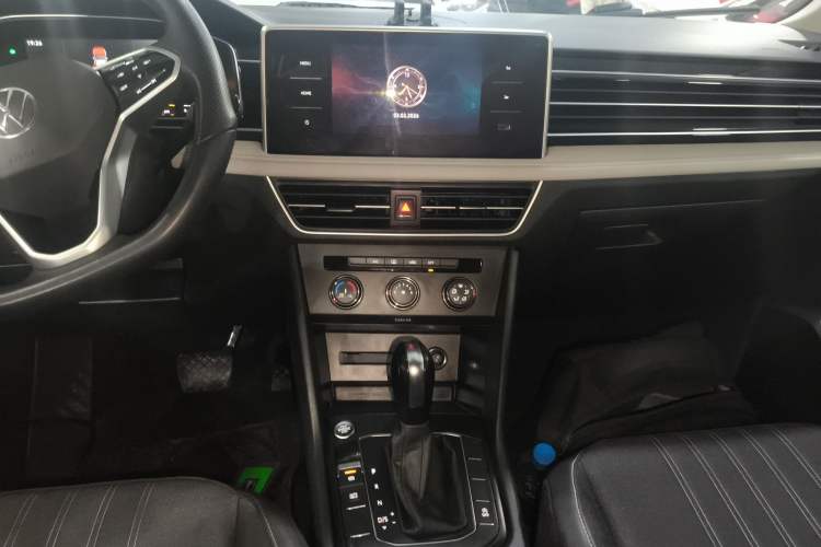 Used Volkswagen Tiguan L 2023 330TSI Automatic Two-Wheel Drive Comfort Edition Audio And AC Panel