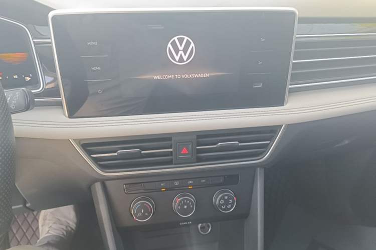 Used Volkswagen Tiguan L 2023 330TSI Automatic Two-Wheel Drive Comfort Edition Audio And AC Panel
