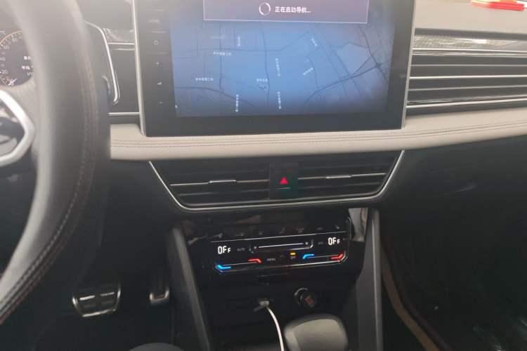 Used Volkswagen Tiguan L 2023 330TSI Automatic Two-Wheel Drive R-Line Enjoyment Edition Audio And AC Panel