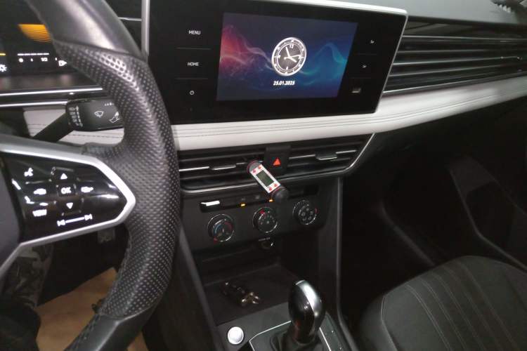 Used Volkswagen Tiguan L 2023 330TSI Automatic Two-Wheel Drive Comfort Edition Audio And AC Panel