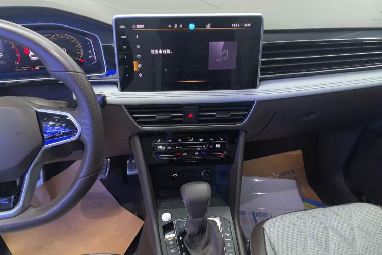 Used Volkswagen Tiguan L 2023 Restyled 330TSI Automatic Two-Wheel Drive R-Line Enhanced Comfort Version Audio And AC Panel