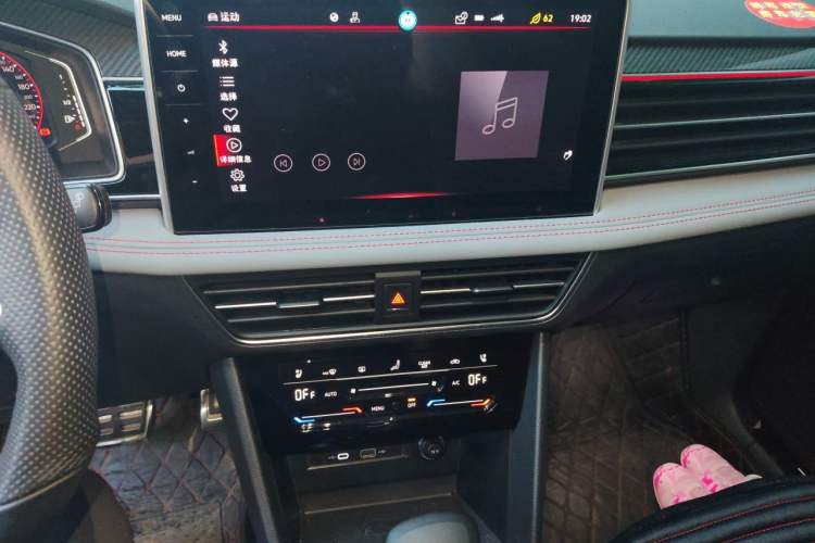 Used Volkswagen Tiguan L 2023 380TSI Automatic All-Wheel Drive R-Line Flagship 7-Seater Audio And AC Panel