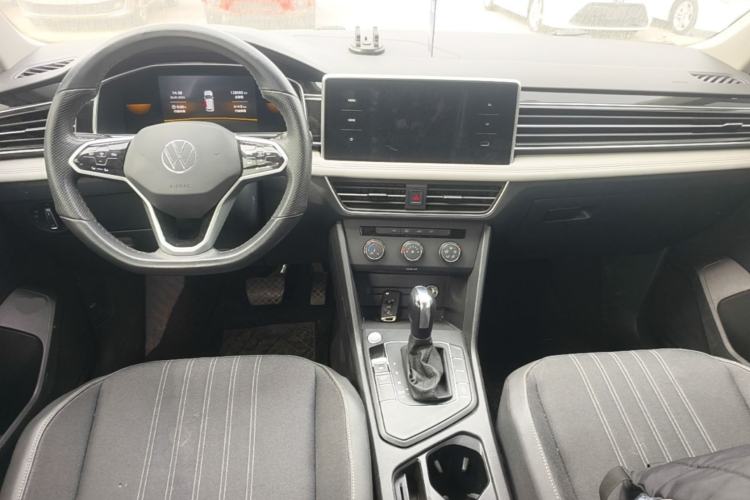 Used Volkswagen Tiguan L 2023 330TSI Automatic Two-Wheel Drive Comfort Edition Center Console