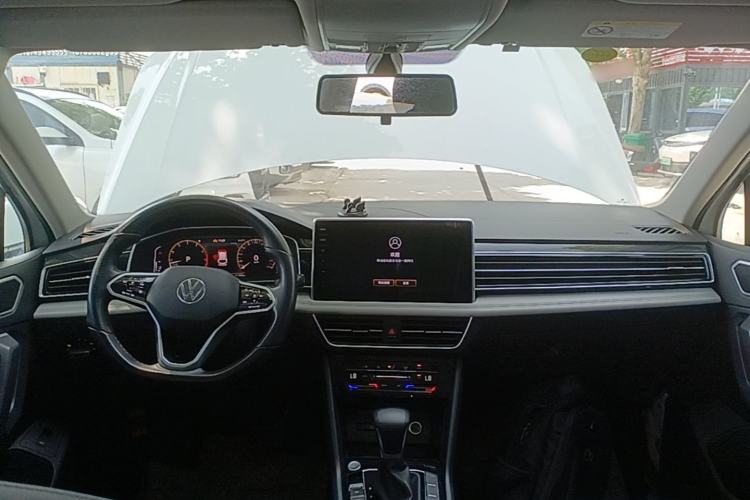 Used Volkswagen Tiguan L 2023 300TSI Automatic Two-Wheel Drive Smart Edition Center Console