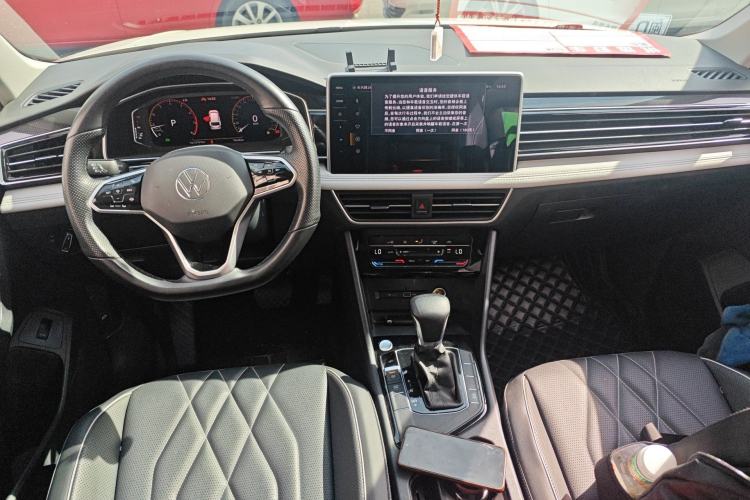 Used Volkswagen Tiguan L 2023 330TSI Automatic Two-Wheel Drive Smart Edition Center Console