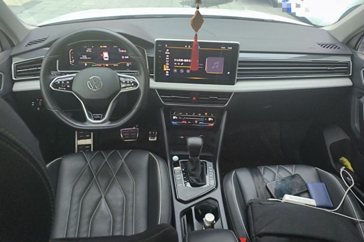 Used Volkswagen Tiguan L 2023 Restyled 330TSI Automatic Two-Wheel Drive R-Line Enhanced Comfort Version Center Console