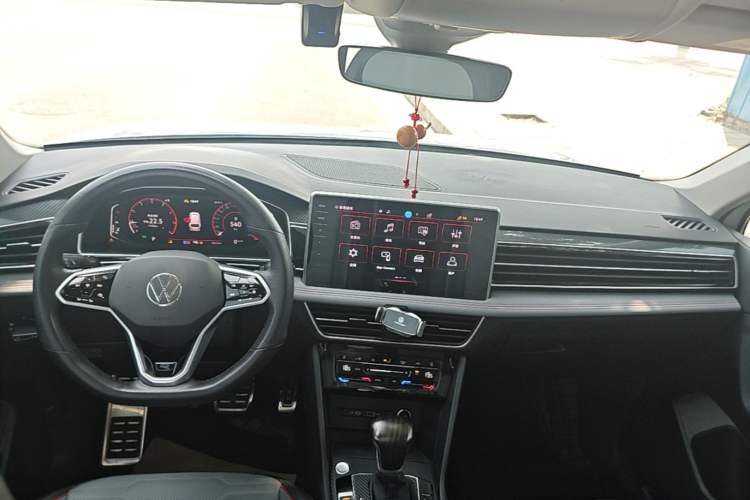 Used Volkswagen Tiguan L 2023 Restyled 330TSI Automatic Two-Wheel Drive R-Line Flagship Edition Center Console