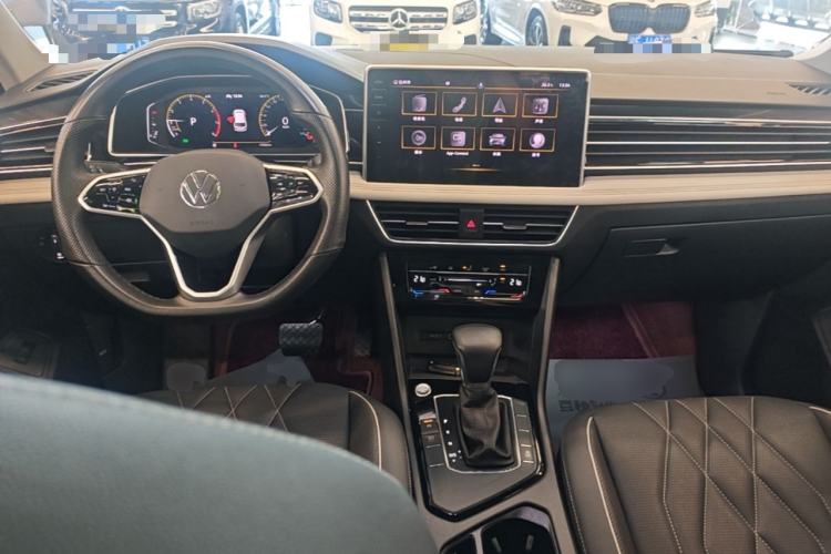 Used Volkswagen Tiguan L 2023 330TSI Automatic Two-Wheel Drive Smart Edition Center Console