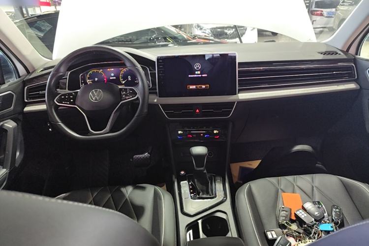 Used Volkswagen Tiguan L 2023 300TSI Automatic Two-Wheel Drive Smart Edition Center Console