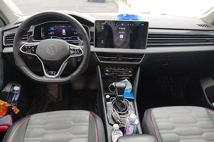 Used Volkswagen Tiguan L 2023 330TSI Automatic Two-Wheel Drive R-Line Flagship Edition Center Console