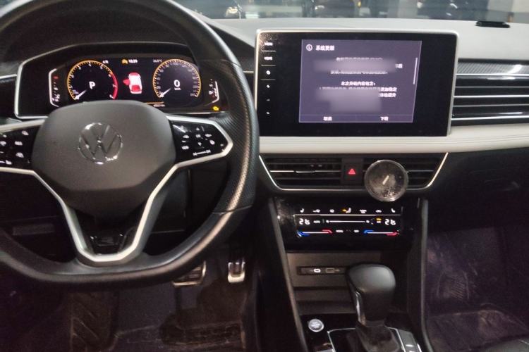 Used Volkswagen Tiguan L 2023 330TSI Automatic Two-Wheel Drive R-Line Enjoyment Edition Center Console