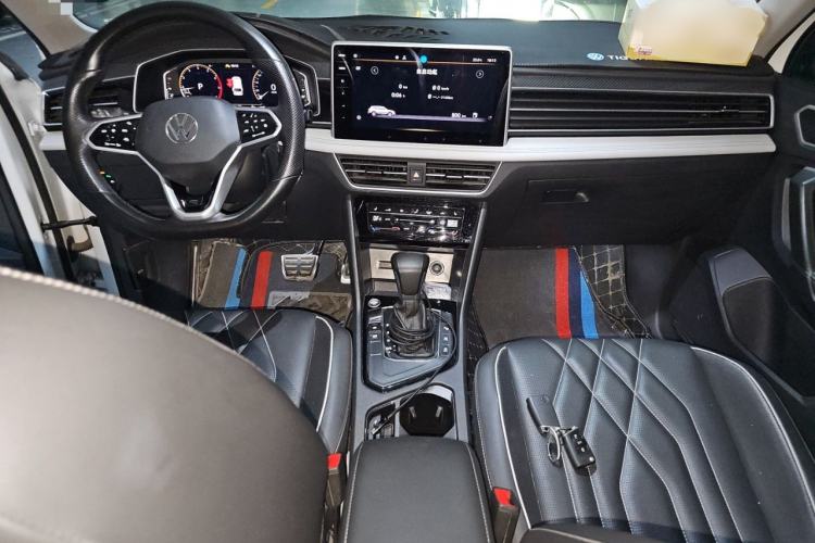 Used Volkswagen Tiguan L 2023 Restyled 330TSI Automatic Two-Wheel Drive R-Line Enhanced Comfort Version Center Console