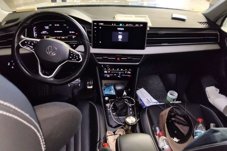 Used Volkswagen Tiguan L 2023 330TSI Automatic Two-Wheel Drive R-Line Enjoyment Edition Center Console