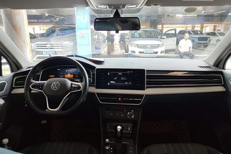Used Volkswagen Tiguan L 2023 330TSI Automatic Two-Wheel Drive Comfort Edition Center Console